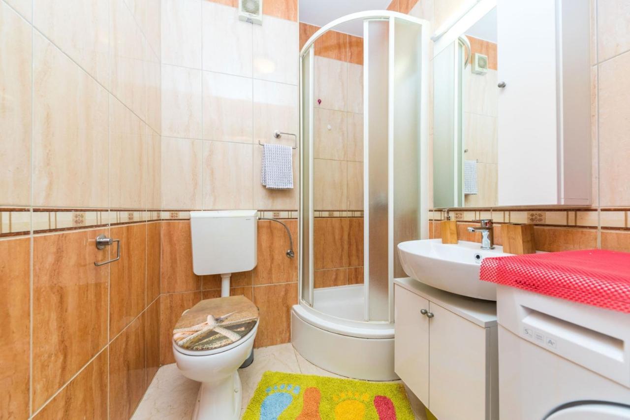Close To Znjan Beach Spacious Studio With Balcony Lägenhet Split
